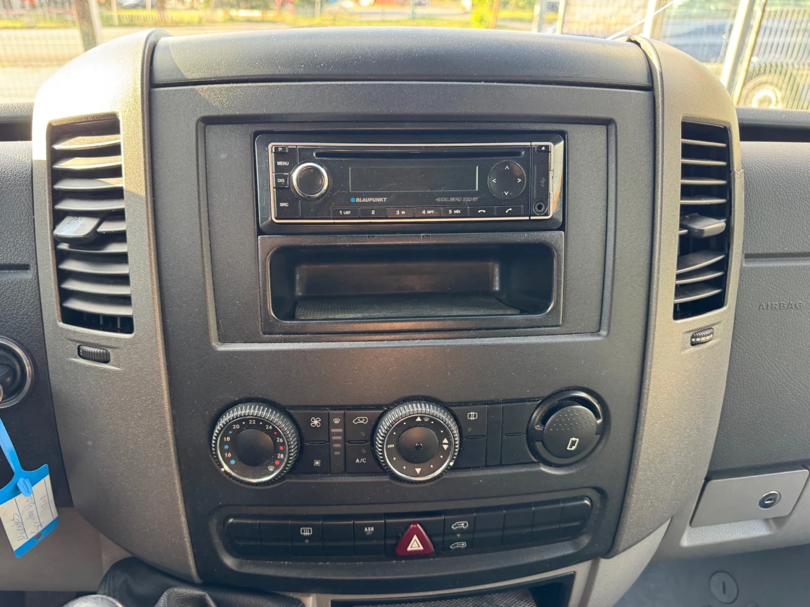 Mercedes-Benz Sprinter 211, снимка 8 - Бусове и автобуси - 56601027