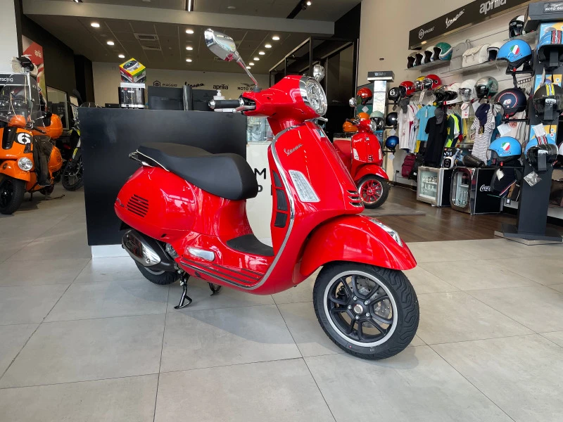 Vespa GTS 300 SUPER, снимка 2 - Мотоциклети и мототехника - 47876860