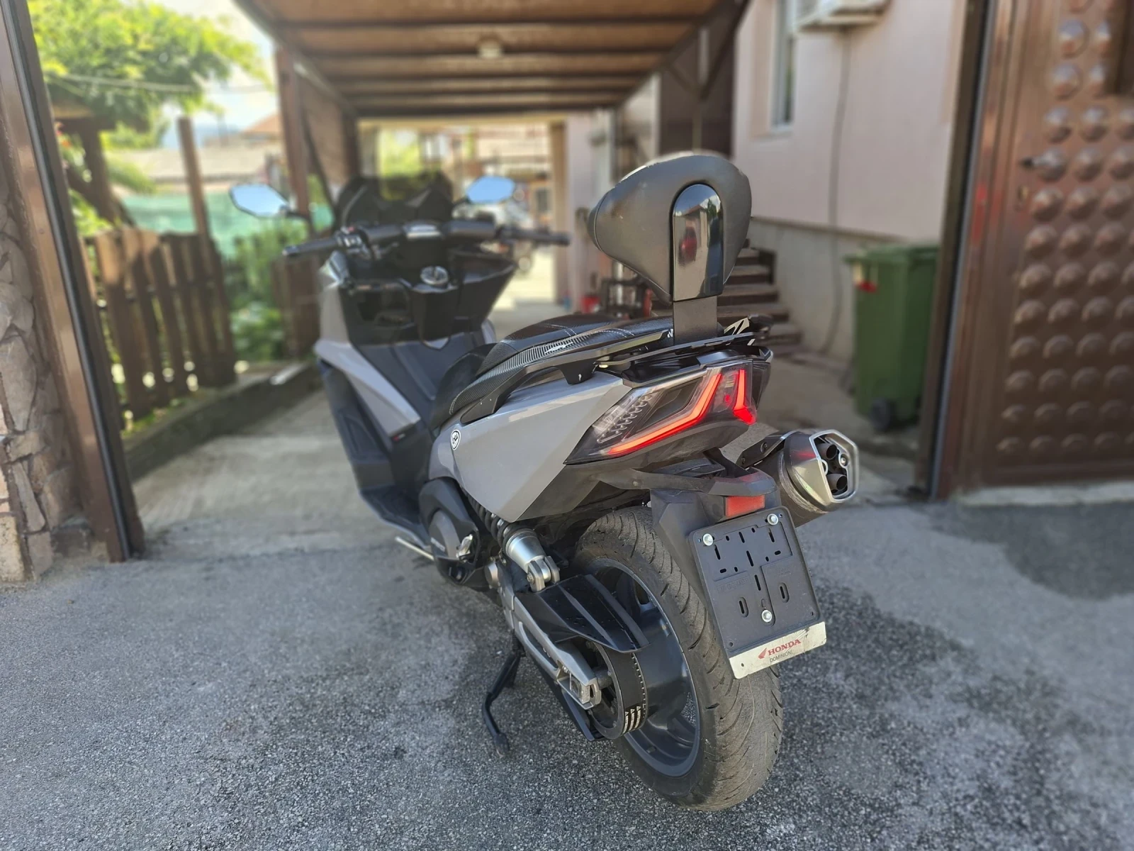 Kymco AK 550 ОФЕРТА, LED, ABS, БЕСКЛУЧОВО ПАЛЕНЕ, снимка 6 - Мотоциклети и мототехника - 54856241