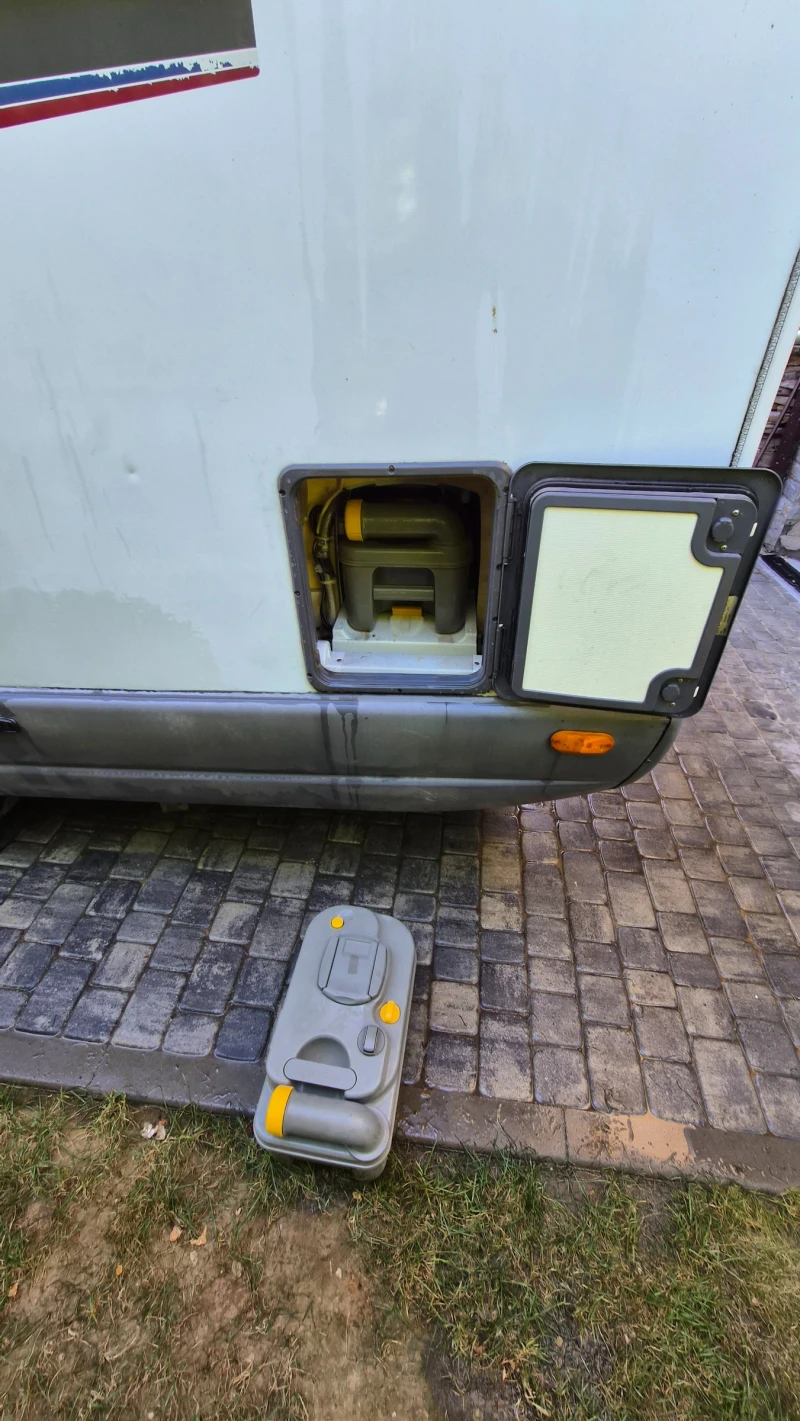 Кемпер Burstner I572 Fiat Ducato , снимка 4 - Каравани и кемпери - 52328814