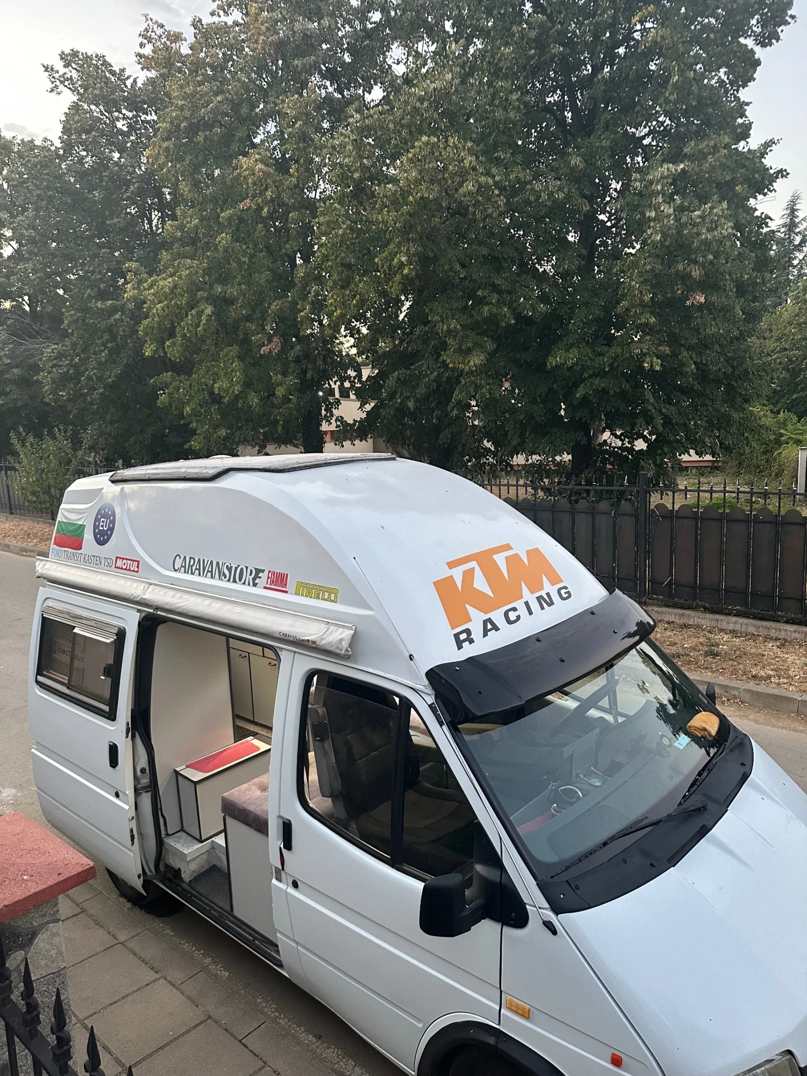 Кемпер Ford TRANZIT 2.5 TSD, снимка 15 - Каравани и кемпери - 55742975