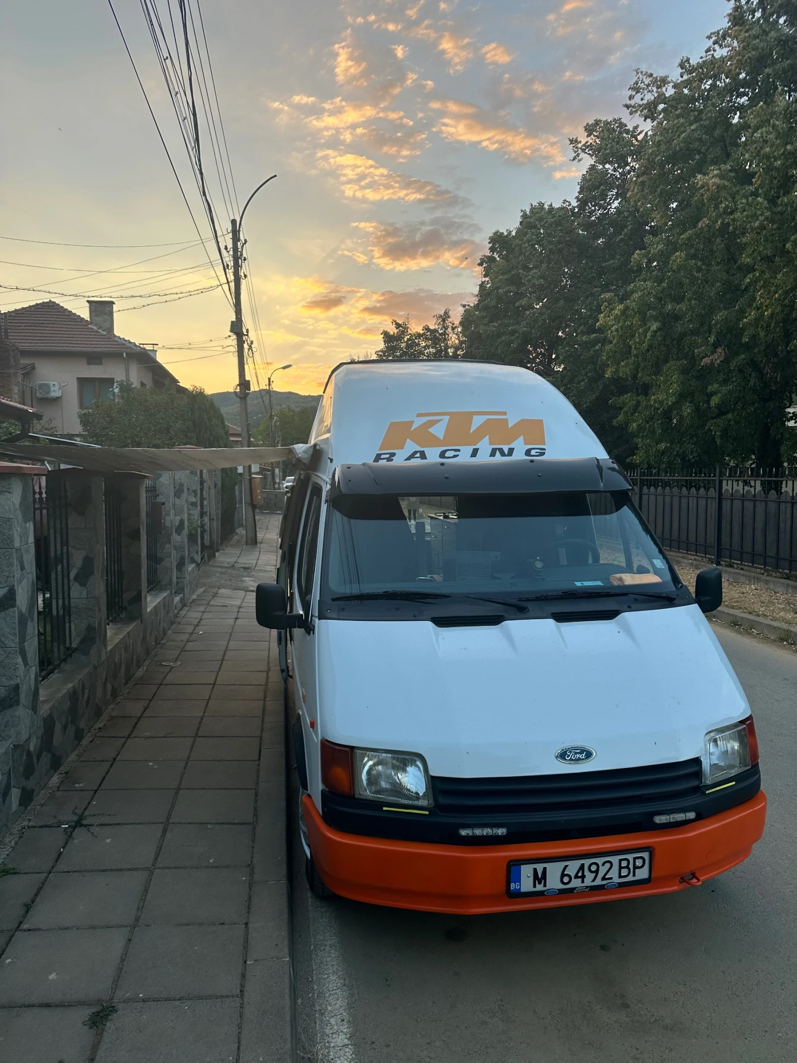 Кемпер Ford TRANZIT 2.5 TSD, снимка 2 - Каравани и кемпери - 55742975