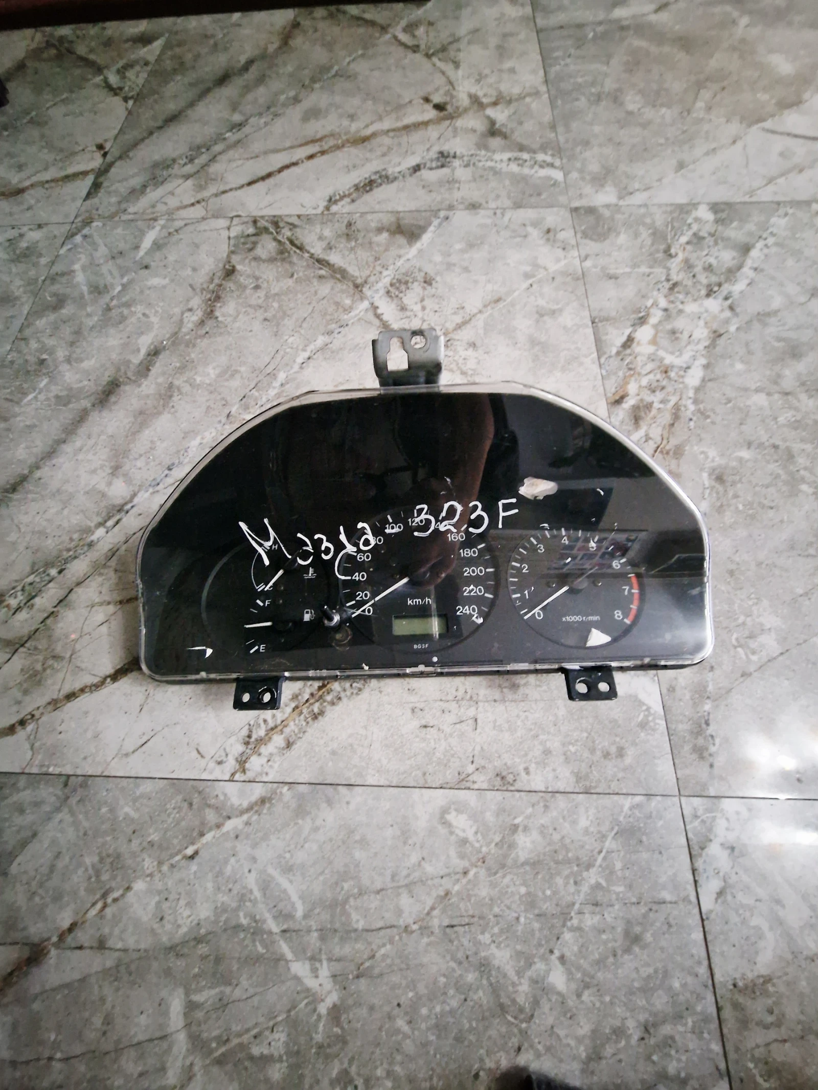 7MBH1CB километраж за MAZDA 323F 1.5 