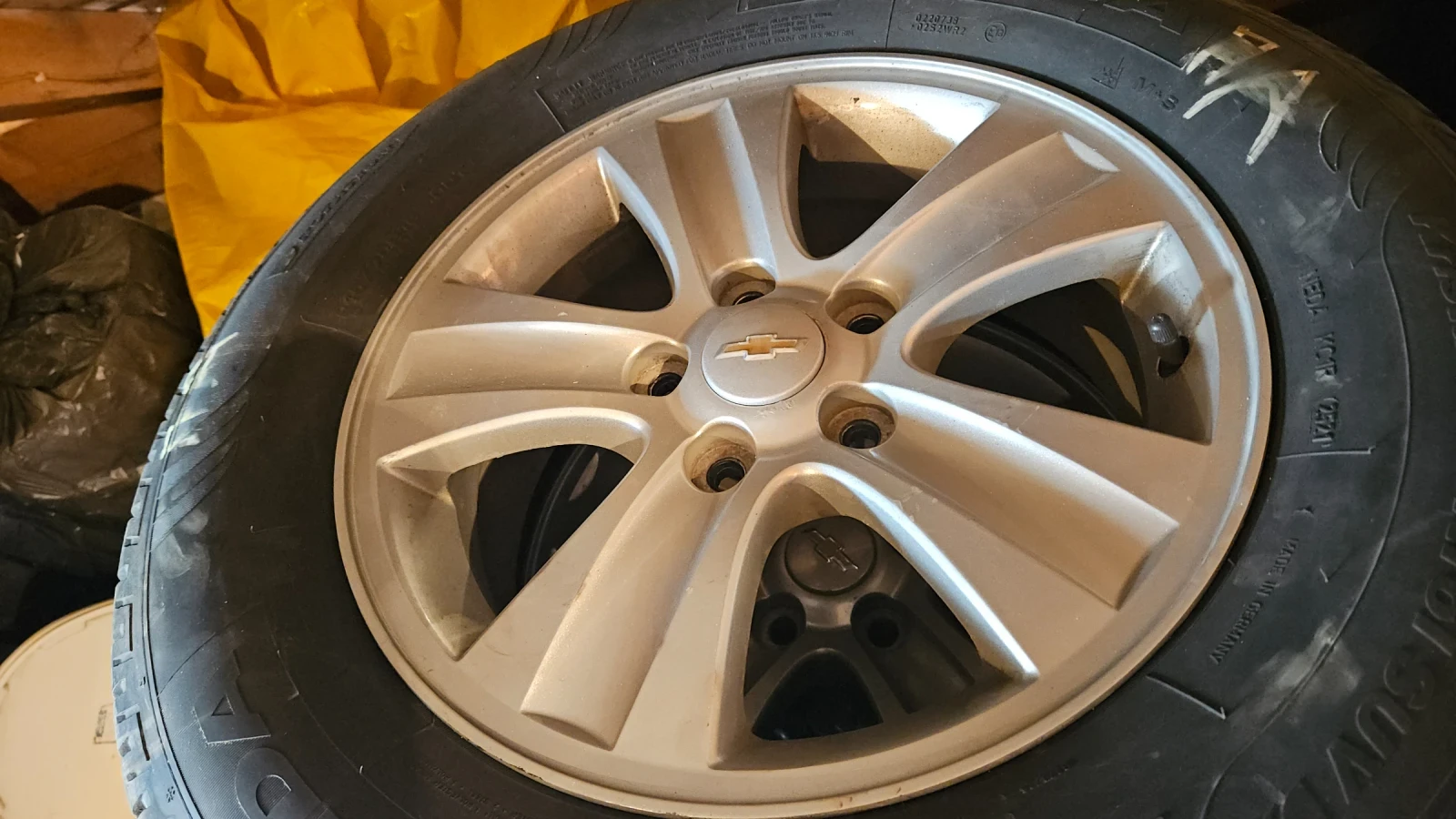    215/70R16  Chevrolet Captiva | Mobile.bg   1