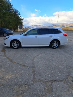 Subaru Legacy 2.5 Газ, снимка 2