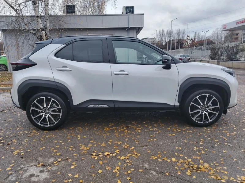 Toyota Yaris Cross 1.5HYBRID/130 КС /GR SPORT/ АВТОМАТИК /ГАРАНЦИЯ , снимка 4 - Автомобили и джипове - 48195212