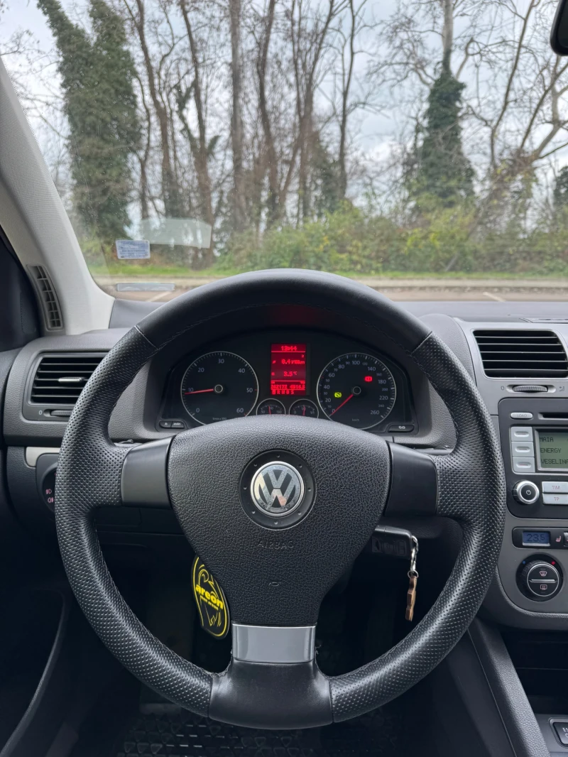 VW Golf 2.0TDI DSG, снимка 12 - Автомобили и джипове - 49205565