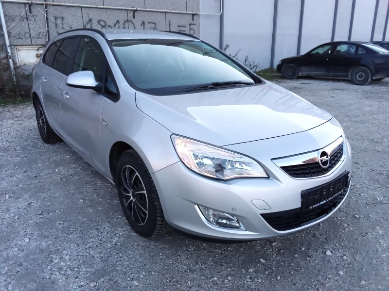 Opel Astra 1.7CDTI-110kc. Sports Tourer, снимка 3 - Автомобили и джипове - 49266884