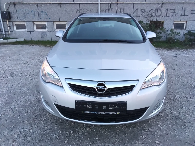 Opel Astra 1.7CDTI-110kc. Sports Tourer, снимка 2 - Автомобили и джипове - 49266884