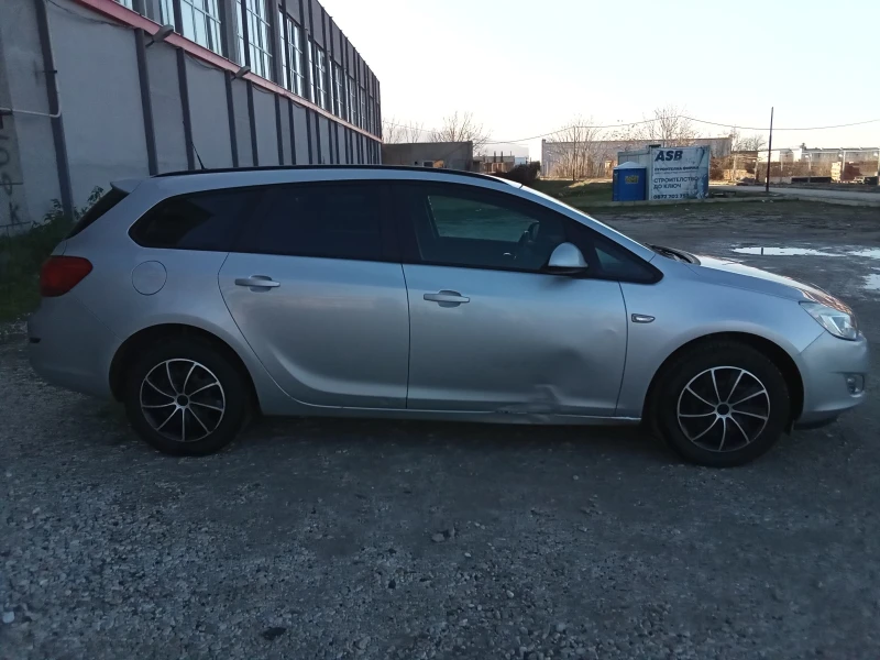 Opel Astra 1.7CDTI-110kc. Sports Tourer, снимка 5 - Автомобили и джипове - 49266884