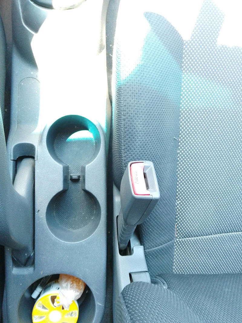 Kia Rio 1.5 тд, снимка 16 - Автомобили и джипове - 52369270