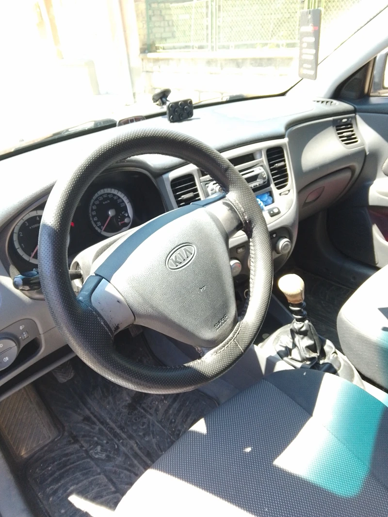 Kia Rio 1.5 тд, снимка 11 - Автомобили и джипове - 52369270