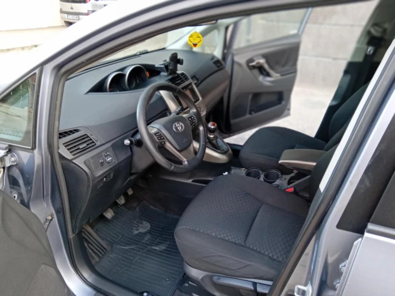 Toyota Verso 2.0 D4D, снимка 7 - Автомобили и джипове - 51804819