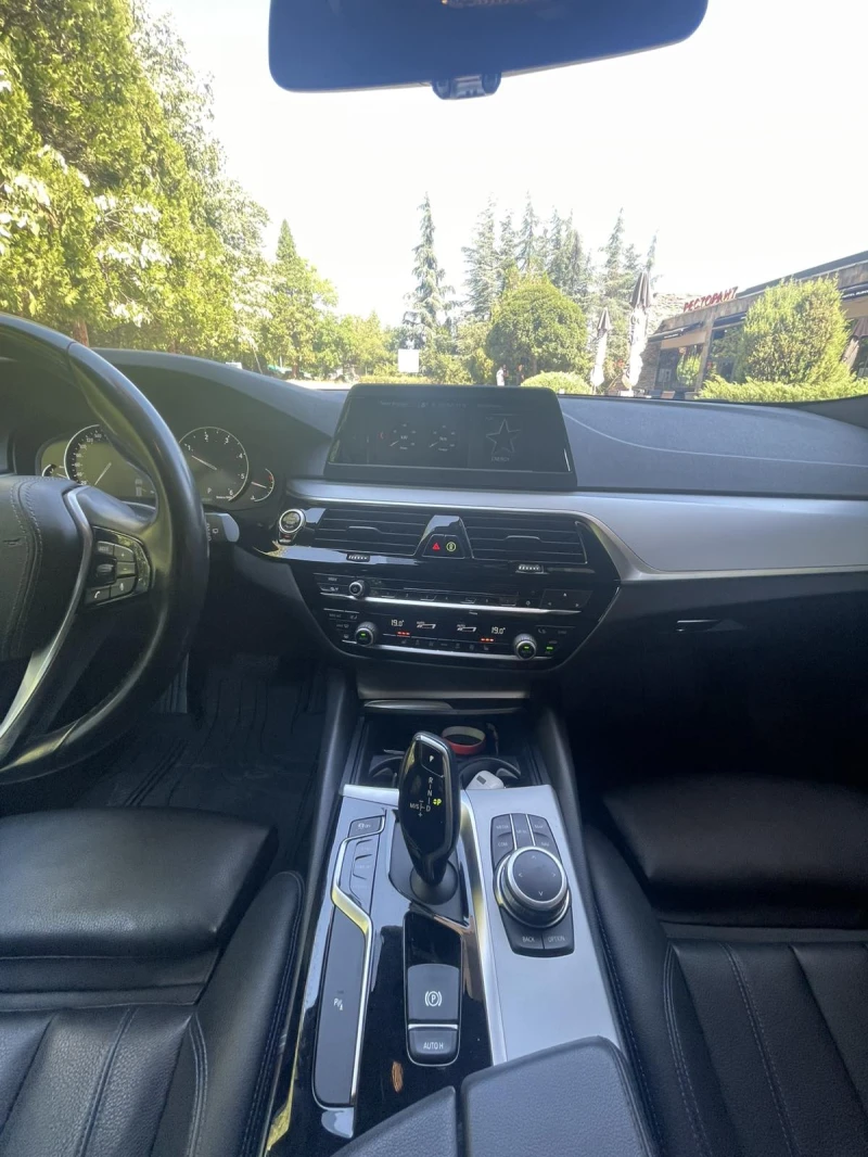 BMW 530 xDrive * TOP * ОБСЛУЖЕНА * БАРТЕР * ЛИЗИНГ, снимка 13 - Автомобили и джипове - 51228909