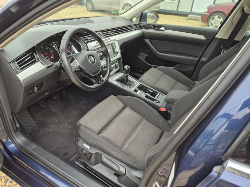 VW Passat 1.6 TDI, снимка 8 - Автомобили и джипове - 52007942