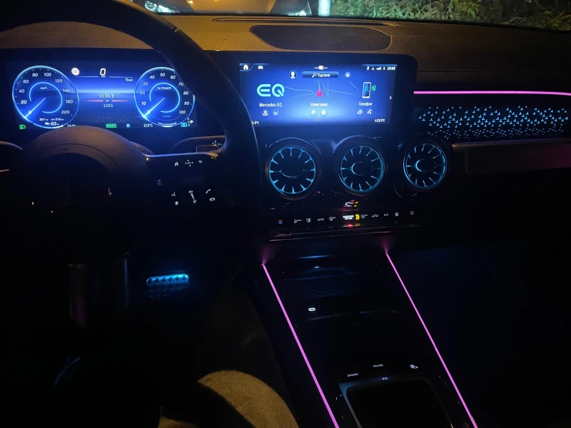 Mercedes-Benz EQB 300 4 MATIC AMG , снимка 15 - Автомобили и джипове - 52439820
