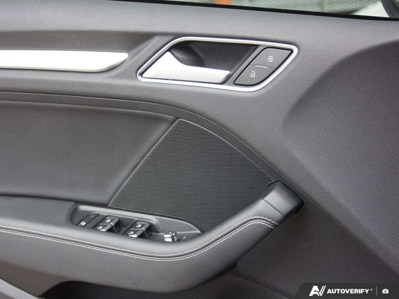 Audi S3 * quattro Premium * CARFAX * БЕЗ ПЪРВОНАЧАЛНА ВНОС, снимка 8 - Автомобили и джипове - 53066121