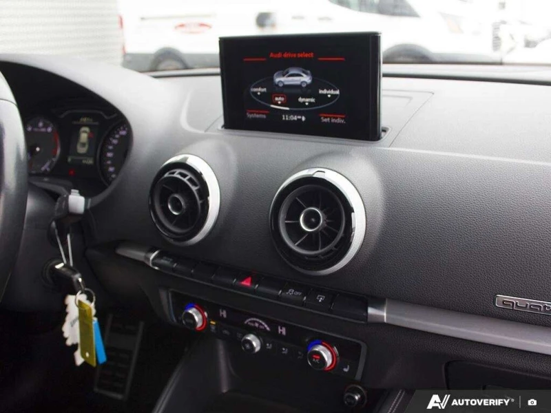 Audi S3 * quattro Premium * CARFAX * БЕЗ ПЪРВОНАЧАЛНА ВНОС, снимка 11 - Автомобили и джипове - 53066121