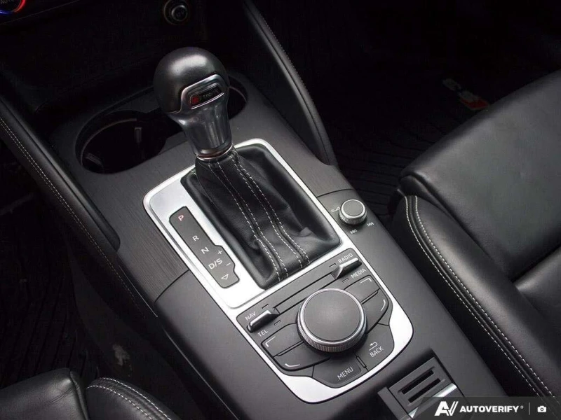 Audi S3 * quattro Premium * CARFAX * БЕЗ ПЪРВОНАЧАЛНА ВНОС, снимка 6 - Автомобили и джипове - 53066121