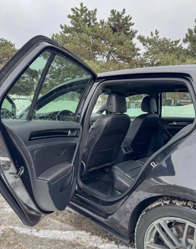 VW Golf R * * РЪЧКА * * CARPLAY * * ПОДГРЕВИ * * КАМЕРА , снимка 10 - Автомобили и джипове - 53501044