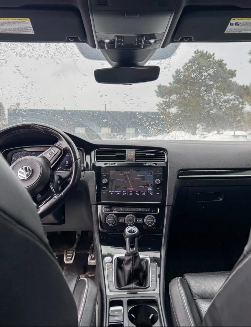 VW Golf R * * РЪЧКА * * CARPLAY * * ПОДГРЕВИ * * КАМЕРА , снимка 7 - Автомобили и джипове - 53501044