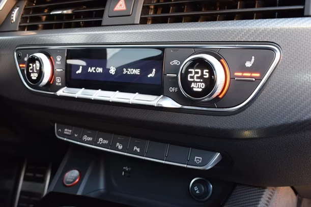 Audi Rs4 Avant Quattro = Black Optic Plus = Гаранция - изображение 9