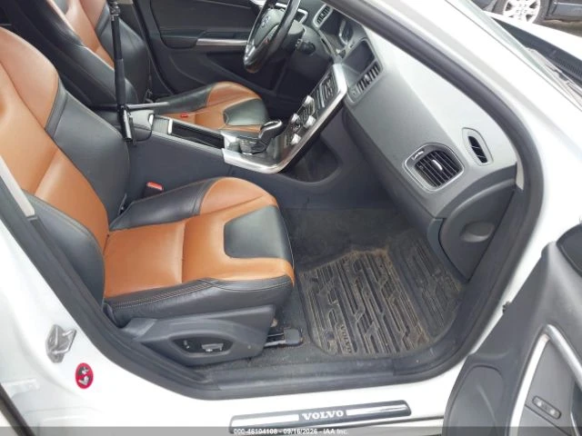 Volvo V60 T5* AWD* ОПЦИЯ ЗА ЛИЗИНГ, снимка 5 - Автомобили и джипове - 56310526