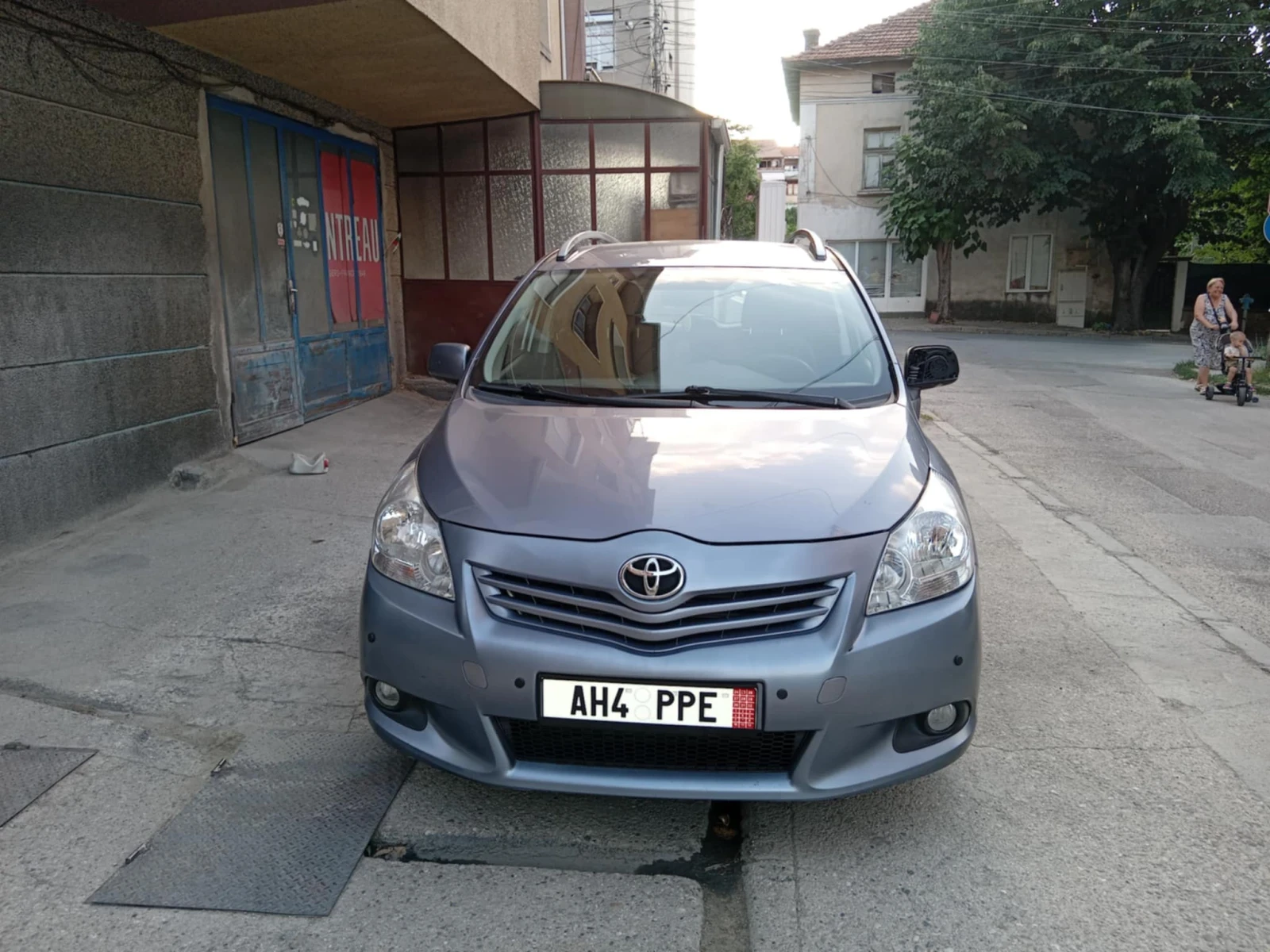 Toyota Verso 2.0 D4D, снимка 1