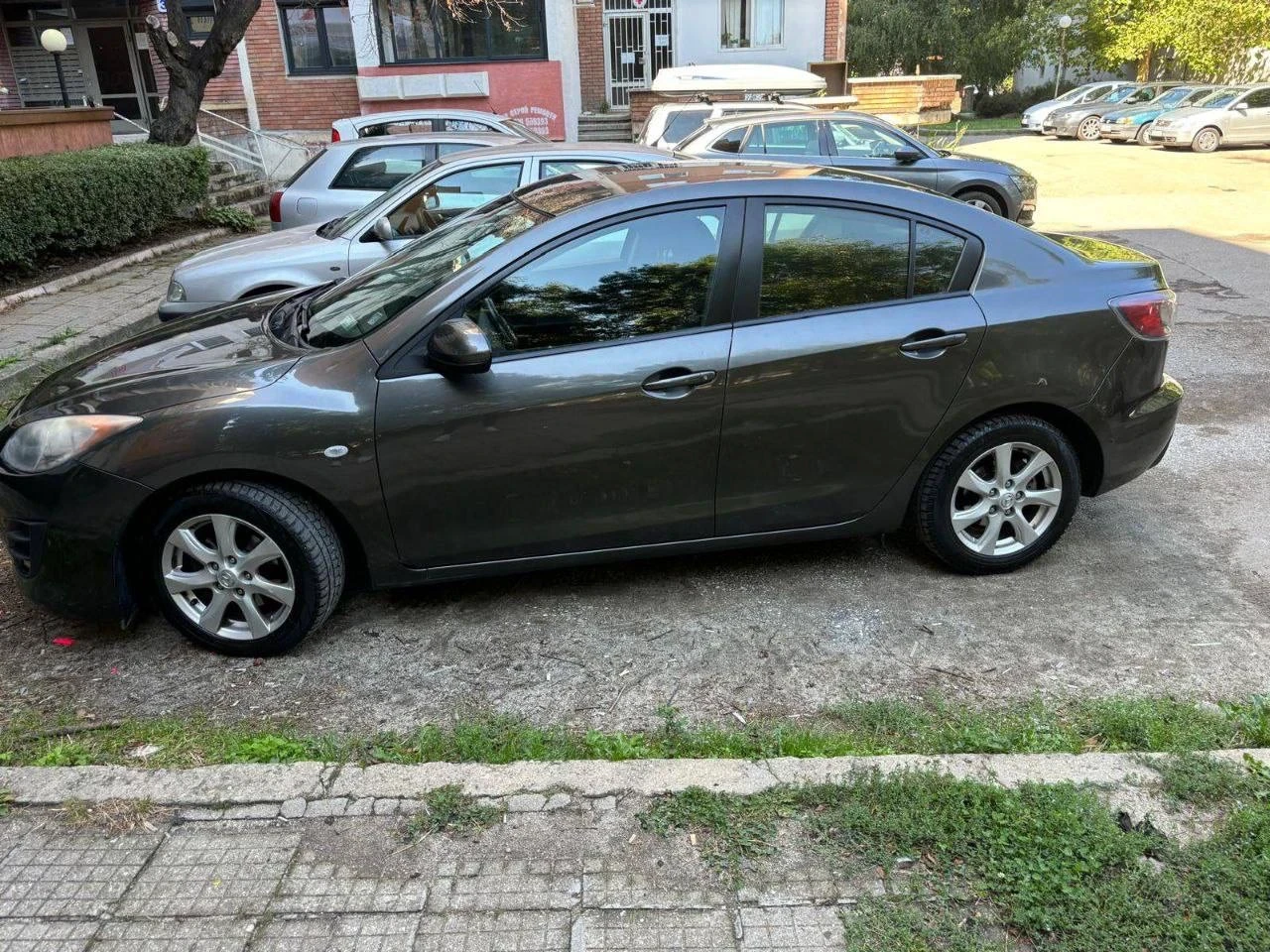 Mazda 3  Sedan 1.6d - изображение 4