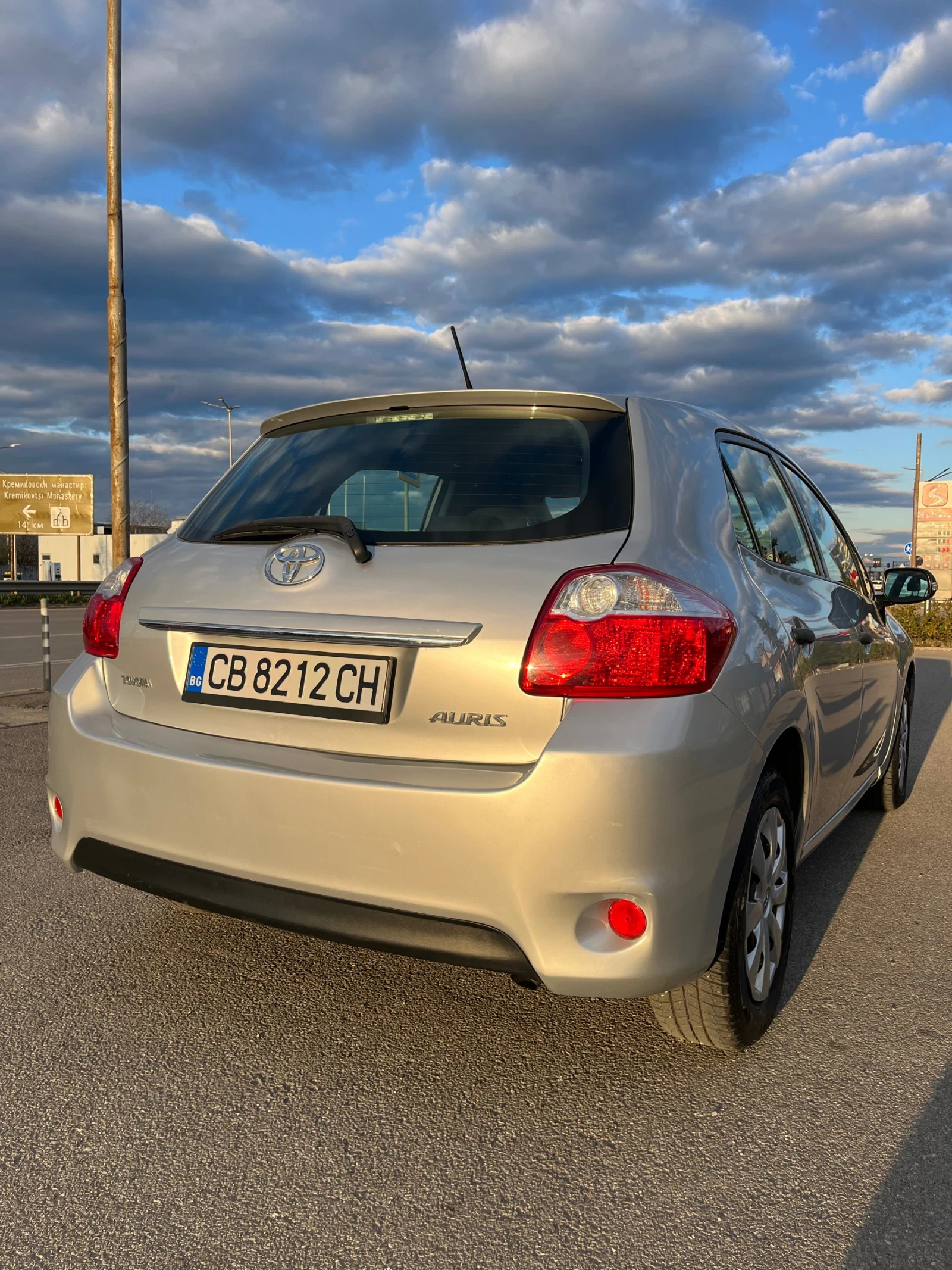 Toyota Auris  - изображение 6