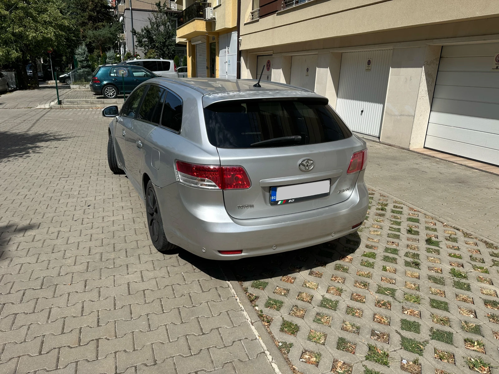 Toyota Avensis 2.2 - изображение 4