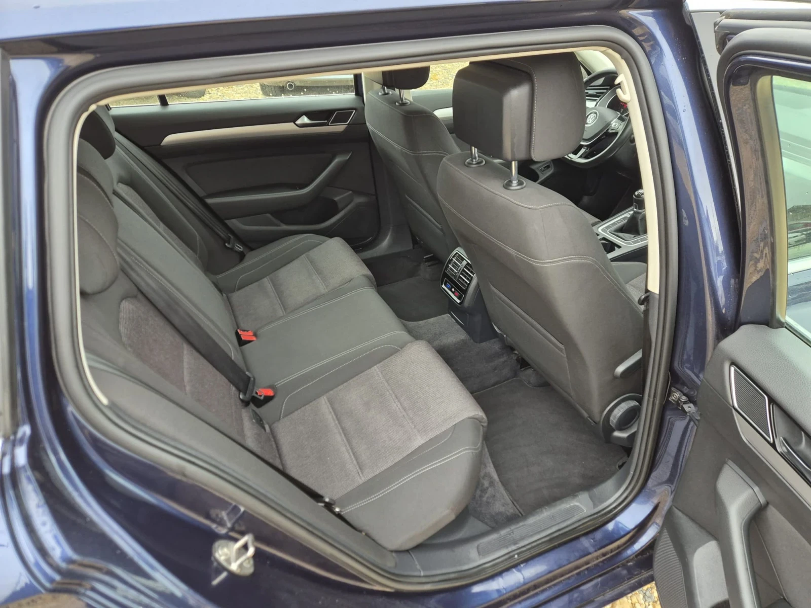 VW Passat 1.6 TDI | Mobile.bg   12