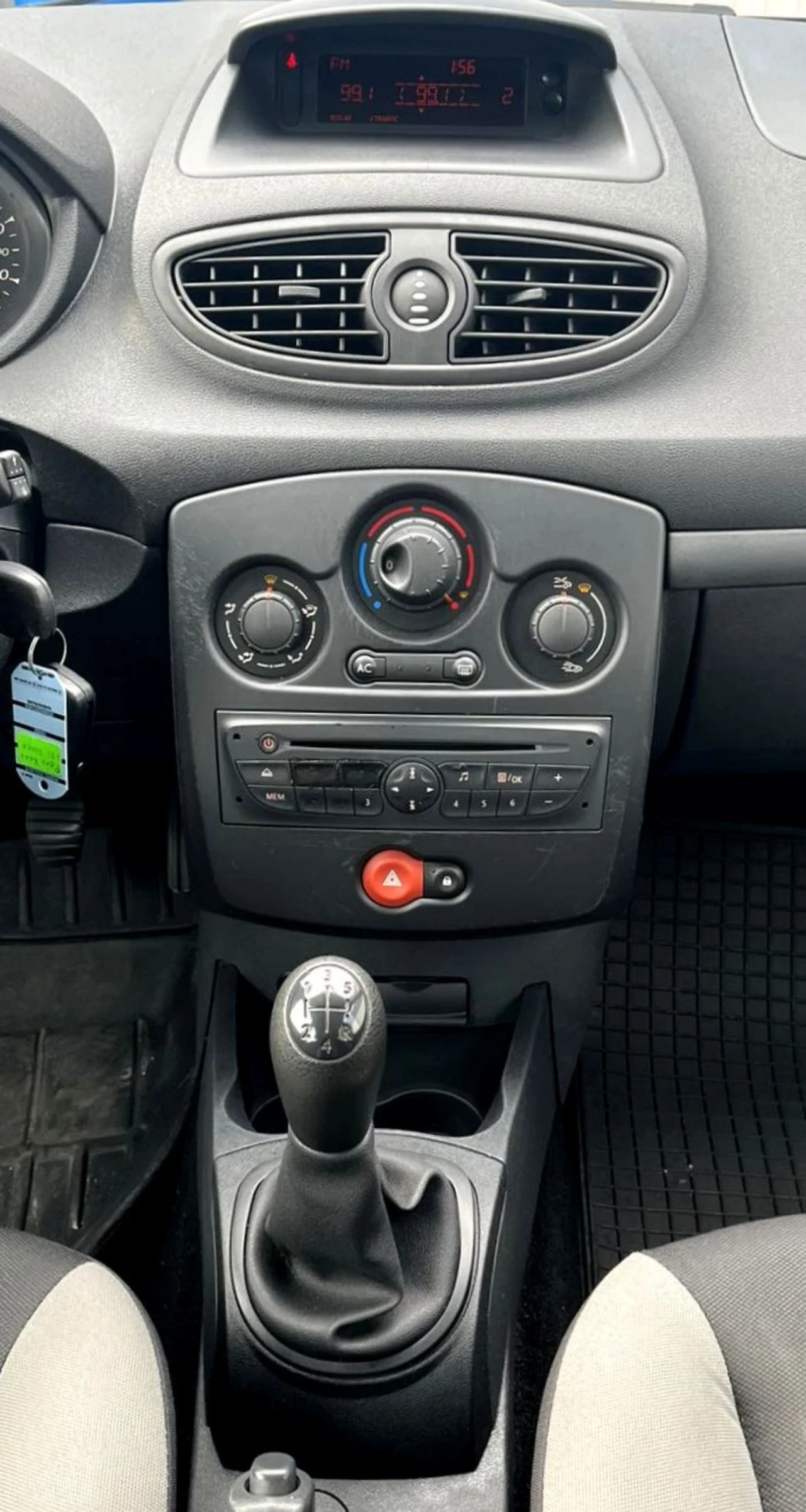 Renault Clio 1.2i 16V - изображение 10