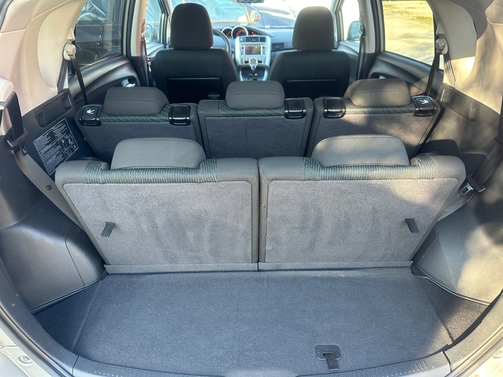 Toyota Verso 2.2 D-CAT NAVI , снимка 14 - Автомобили и джипове - 53710965