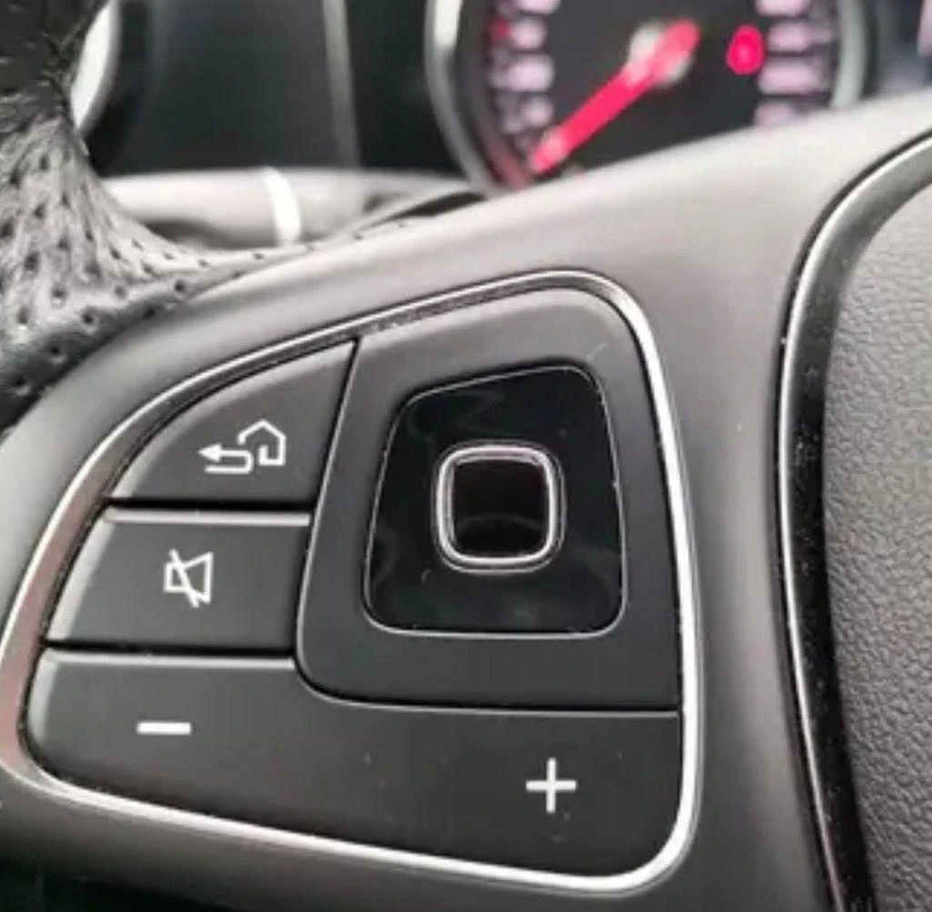 Mercedes-Benz E 220 SW 4Matic Auto Premium Plus All-Terrain, снимка 13 - Автомобили и джипове - 54058994