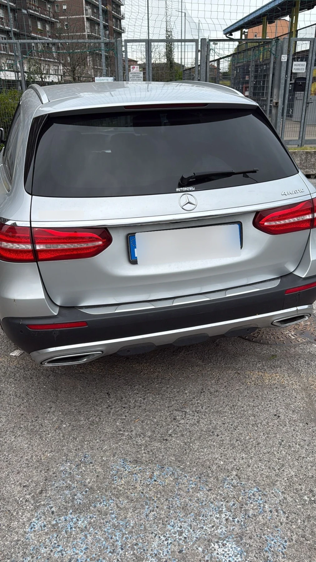 Mercedes-Benz E 220 SW 4Matic Auto Premium Plus All-Terrain, снимка 2 - Автомобили и джипове - 54058994