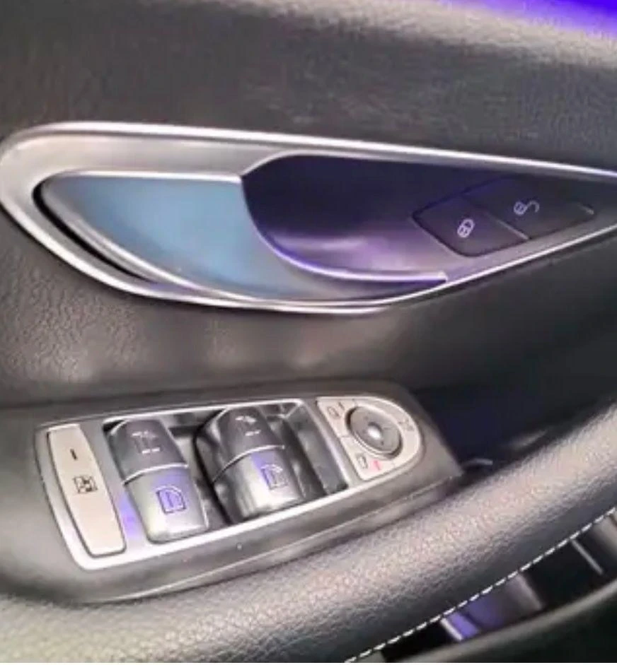 Mercedes-Benz E 220 SW 4Matic Auto Premium Plus All-Terrain, снимка 9 - Автомобили и джипове - 54058994