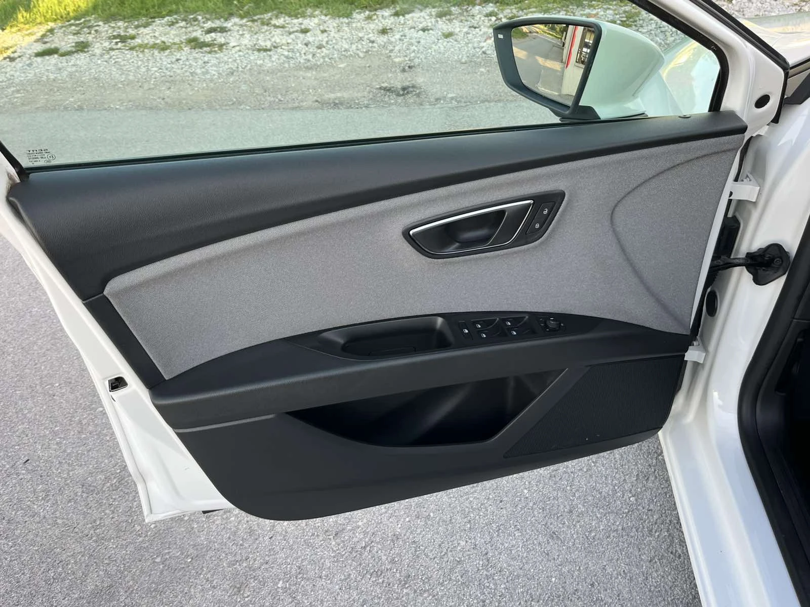 Seat Leon 1.6TDI 116кс EURO 6D АВТОПИЛОТ NAVI FULL LED , снимка 7 - Автомобили и джипове - 54544620