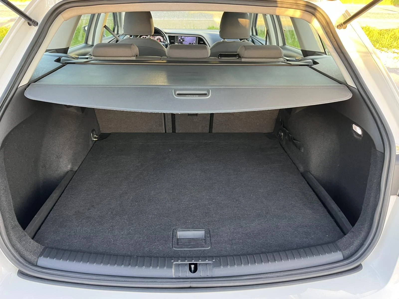Seat Leon 1.6TDI 116кс EURO 6D АВТОПИЛОТ NAVI FULL LED , снимка 16 - Автомобили и джипове - 54544620