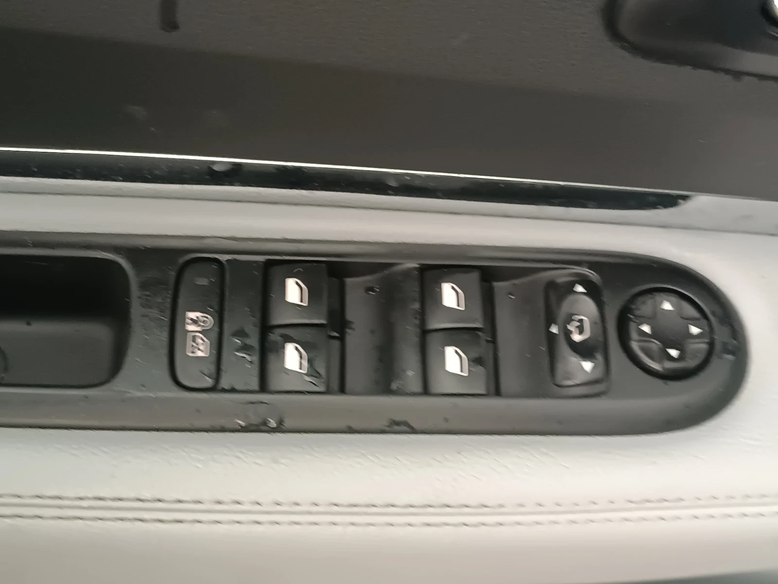 Peugeot 3008 1, 6 HDI, УНИКАЛЕН, КОЖА, НАВИ, ПАНОРАМА, ЛИЗИНГ , снимка 7 - Автомобили и джипове - 54769119