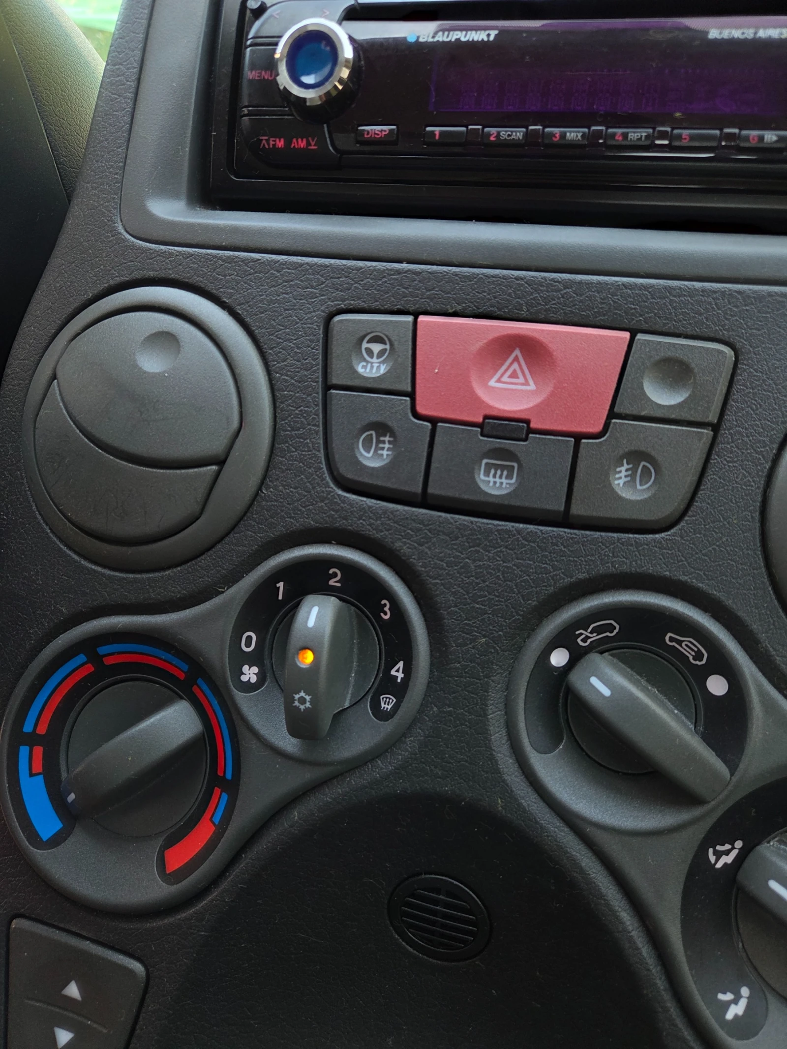 Fiat Panda 1.3 multijet EURO 5* , снимка 12 - Автомобили и джипове - 54831495