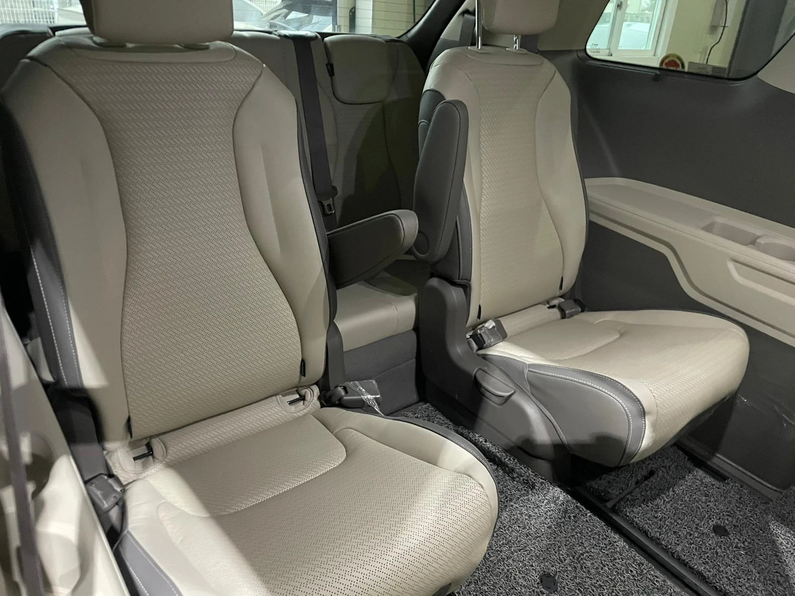 Kia Carnival 3.5 V6 ! 8+ 1 ! Signature ! | Mobile.bg � ����������� 13