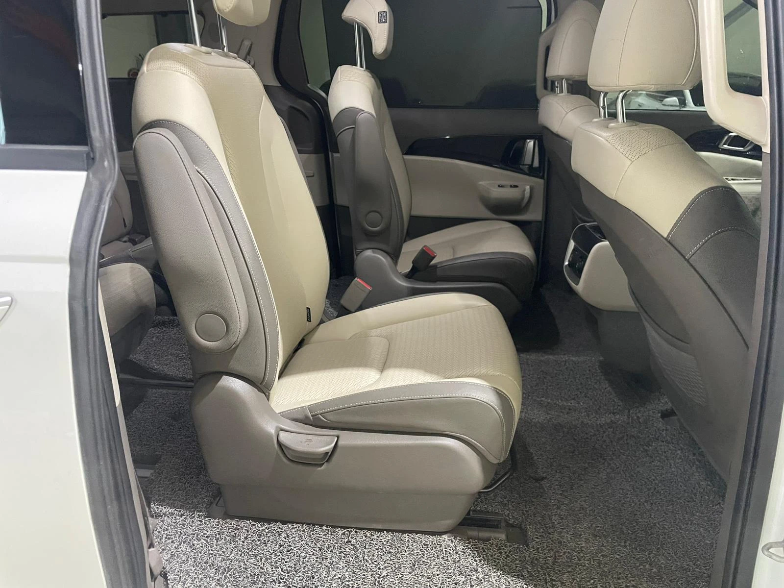 Kia Carnival 3.5 V6 ! 8+ 1 ! Signature ! | Mobile.bg � ����������� 12