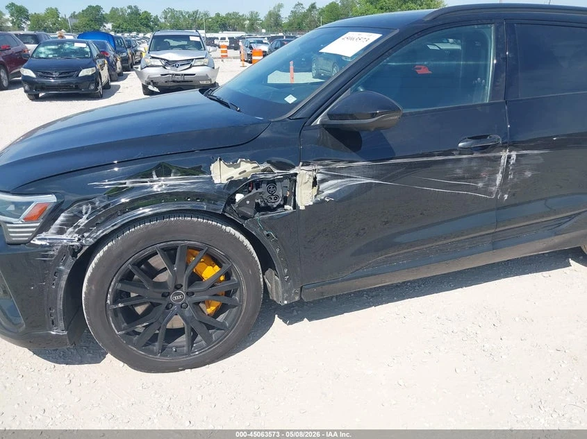 Audi E-Tron Premiumwe, снимка 6 - Автомобили и джипове - 55004144