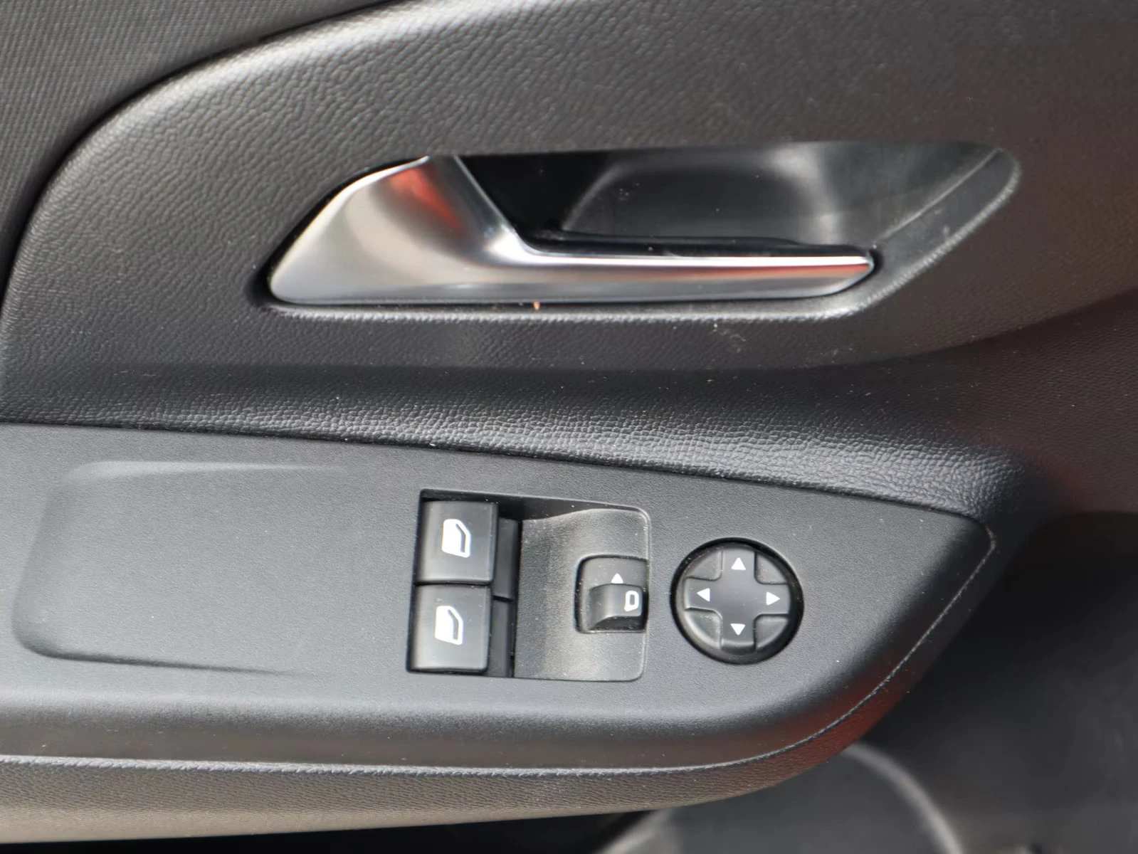 Opel Corsa Fe-Edition/136HP/NAVI/CPLAY/H.PUMP/СЕРТИФИКАТ/452q, снимка 11 - Автомобили и джипове - 55035094