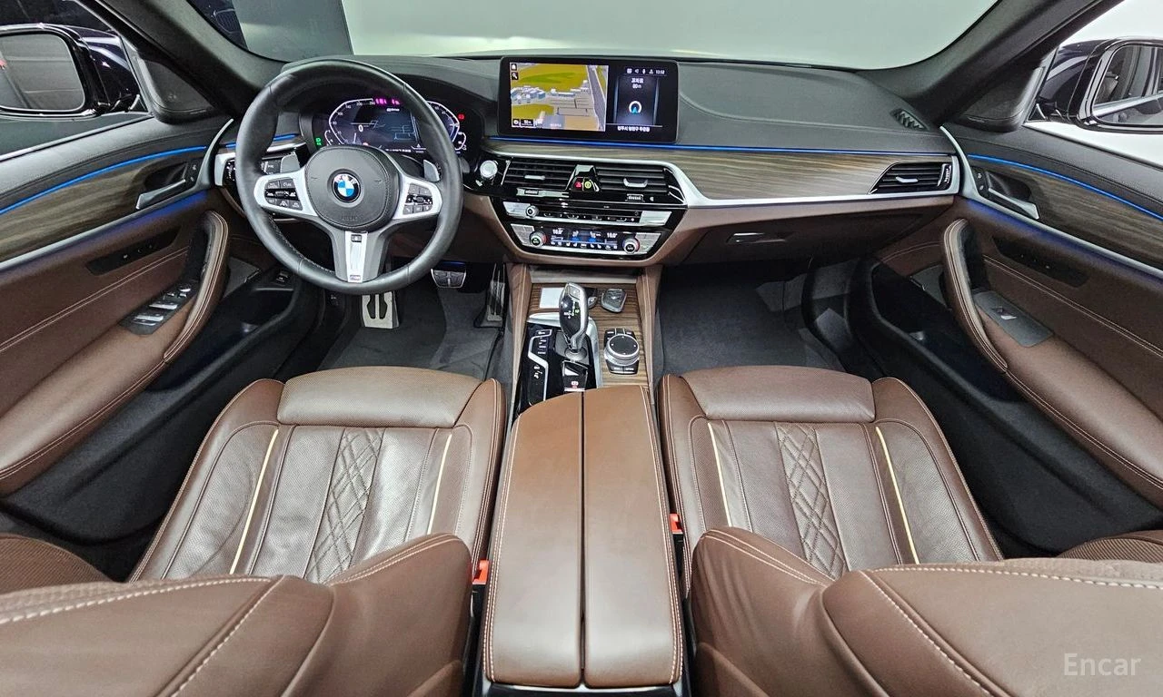BMW 530E M* SPORT* ОБДУХВАНЕ* HARMON* KARDON* ДИСТРОНИК* ХЕ, снимка 7 - Автомобили и джипове - 55103810