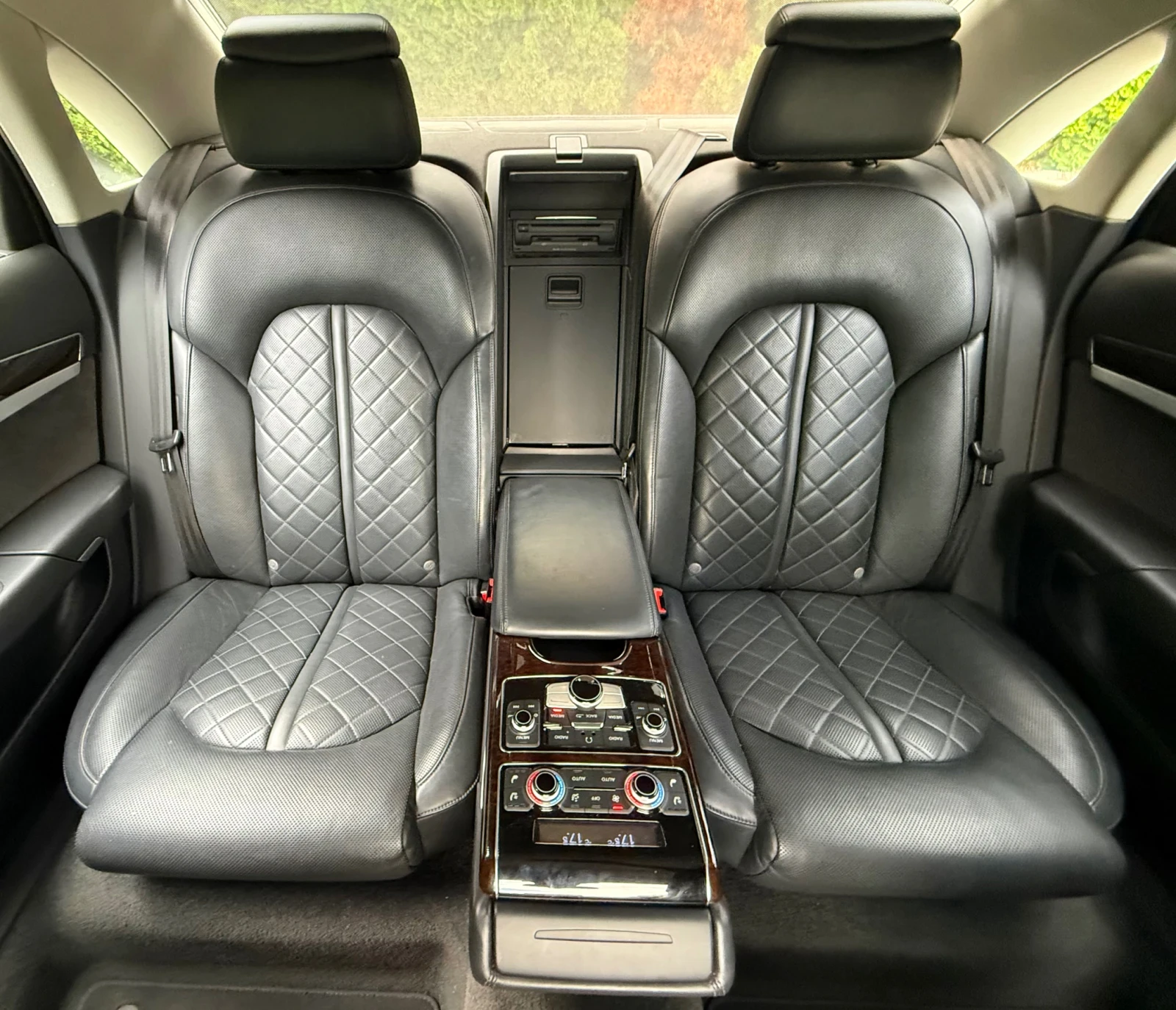 Audi A8 3.0TDI Long/Bose/3xTV/Massage/Full, снимка 13 - Автомобили и джипове - 55191332