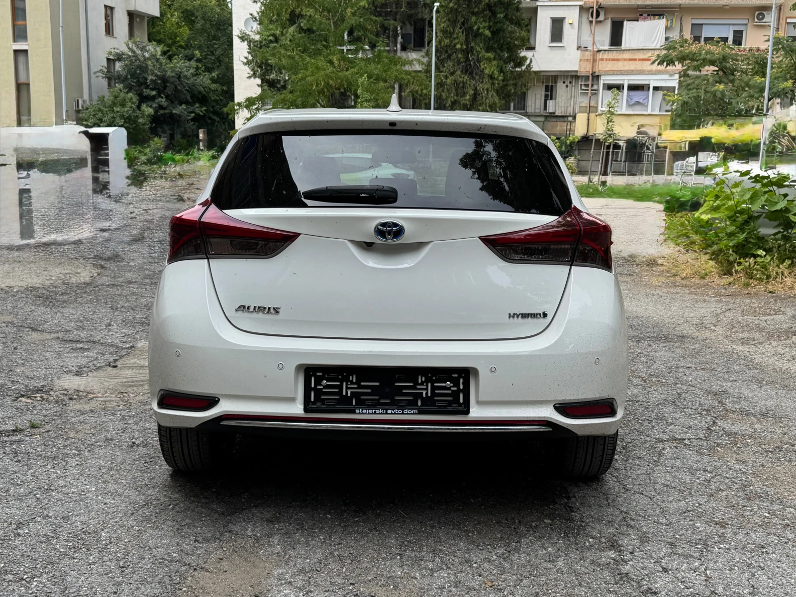 Toyota Auris 1.8 Hybrid 99kc, снимка 6 - Автомобили и джипове - 55314676