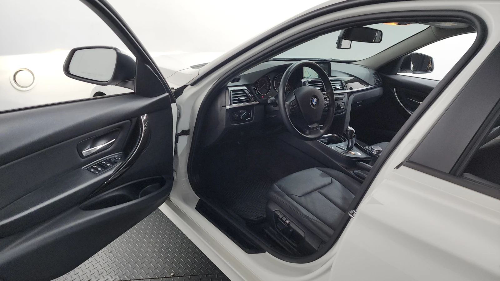 BMW 320 | ФИКСИРАНА ЦЕНА ДО БЪЛГАРИЯ | , снимка 8 - Автомобили и джипове - 55540644