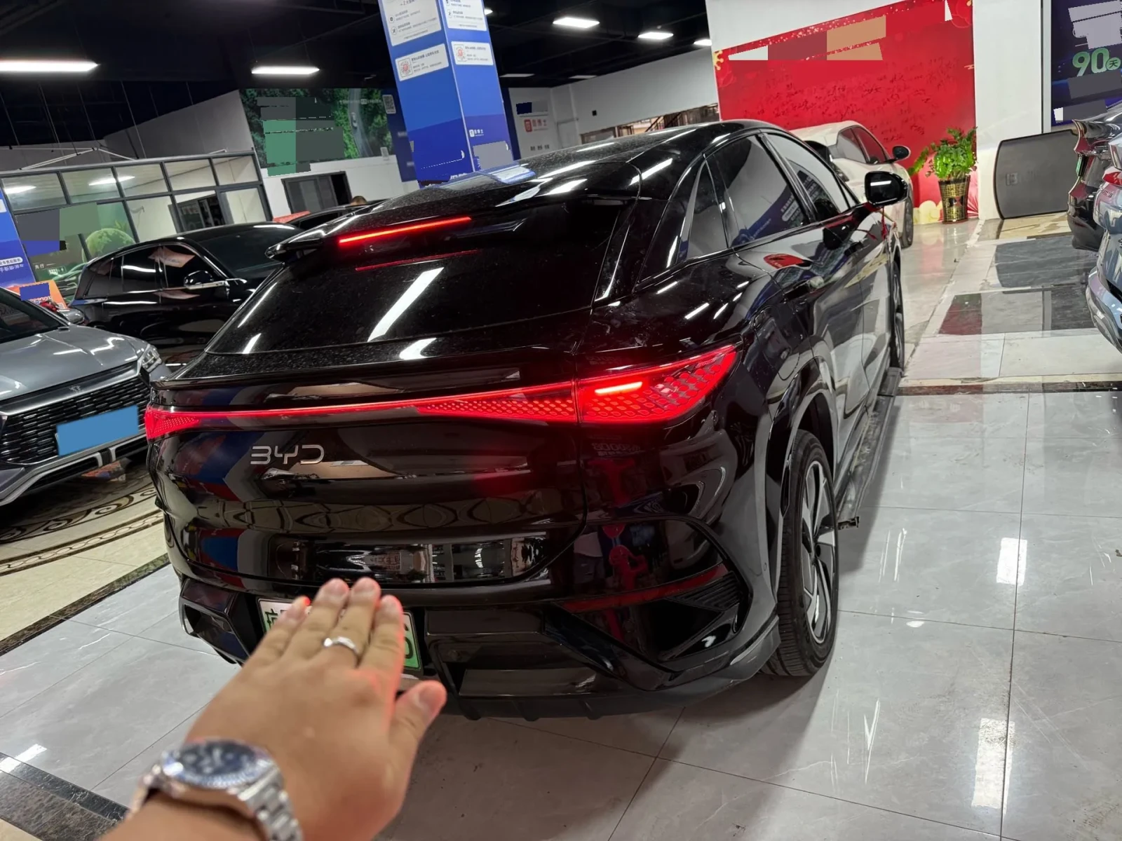 BYD Sealion 7, снимка 2 - Автомобили и джипове - 56680118